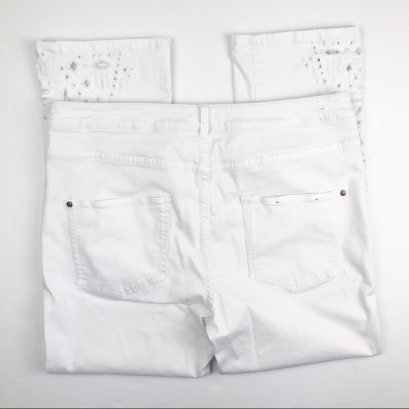 - Anthropologie Pilcro and the Letterpress Superscript High Rise White Cro… - Picture 9 of 14